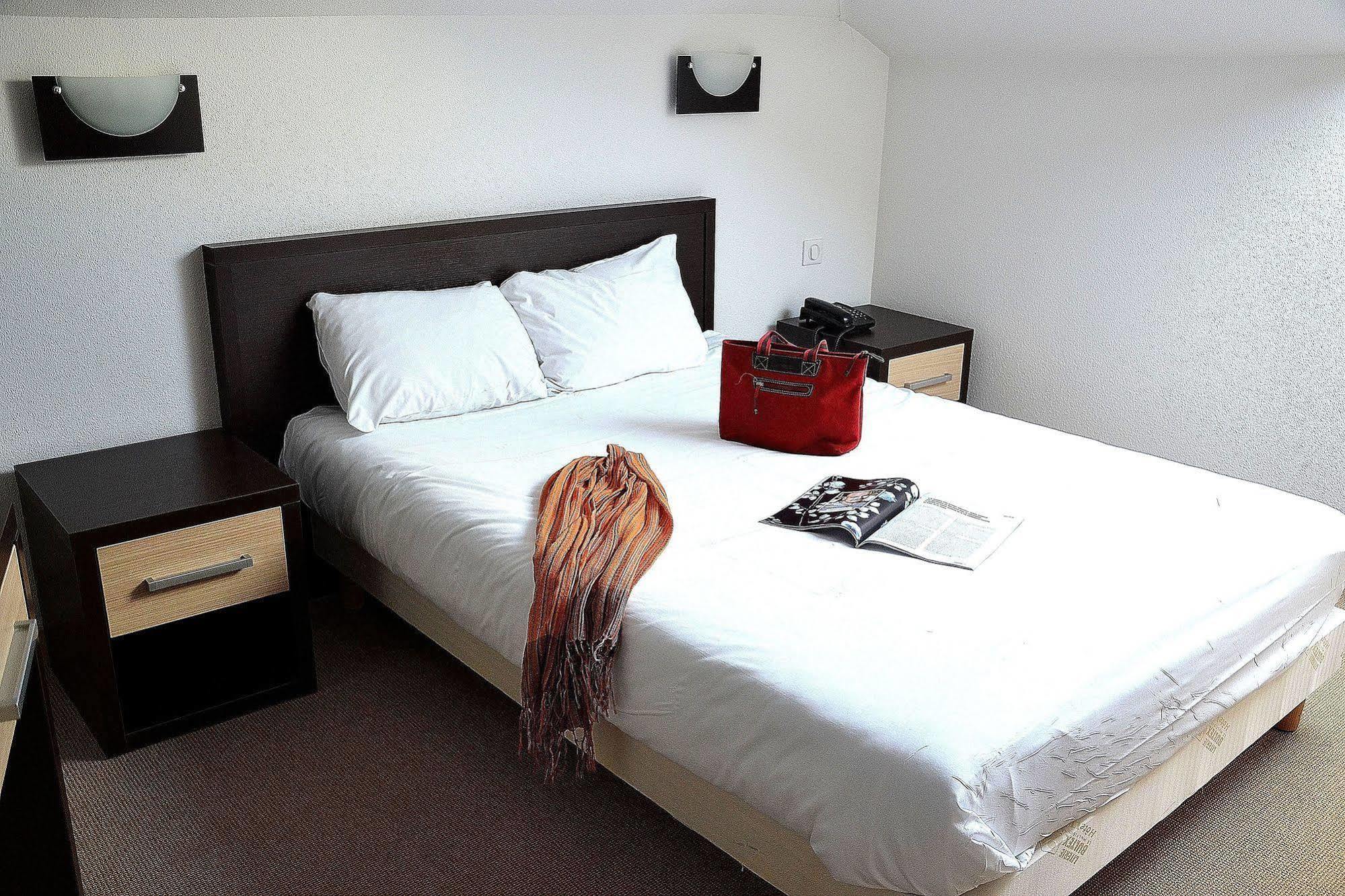 Hotel Les Benedictins Limoges Kültér fotó